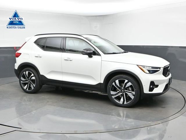 Used 2023 Volvo XC40 B5 Plus w/ Driver Assist Package