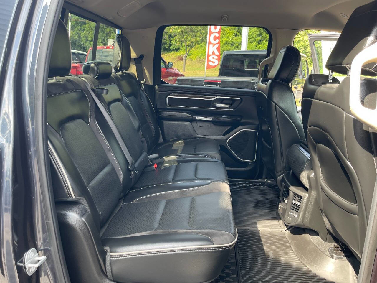Used 2019 RAM 1500 Laramie image 33