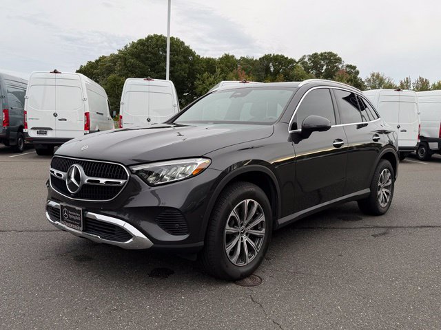Used 2024 Mercedes-Benz GLC 300 4MATIC image 3