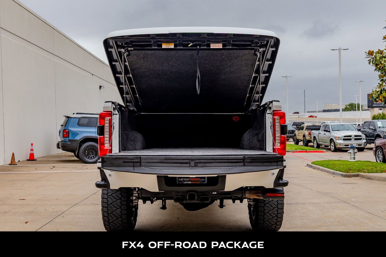 Used 2023 Ford F250 Lariat w/ Lariat Ultimate Package AWD/4WD image 8