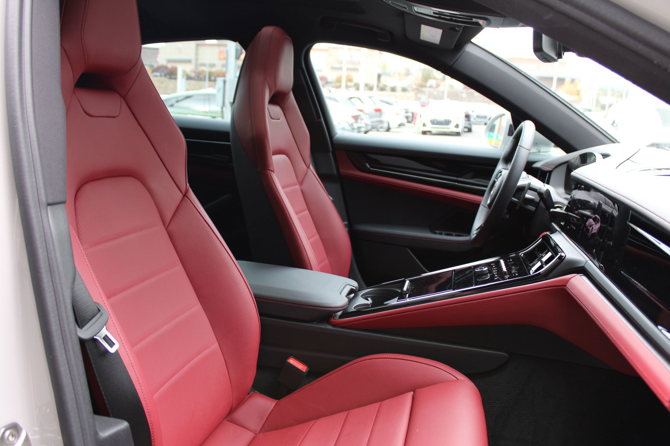 Certified 2025 Porsche Panamera 4 image 25