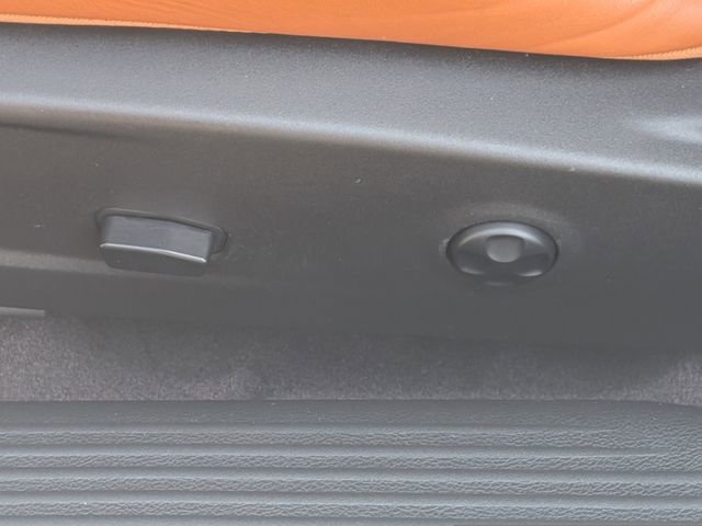 Used 2016 Dodge Challenger SRT Hellcat image 16