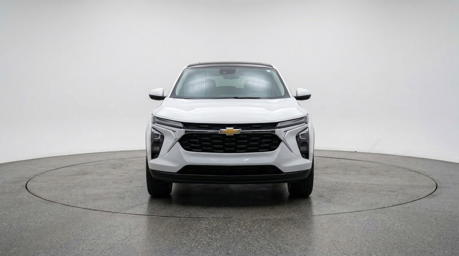 Used 2025 Chevrolet Trax LT image 2