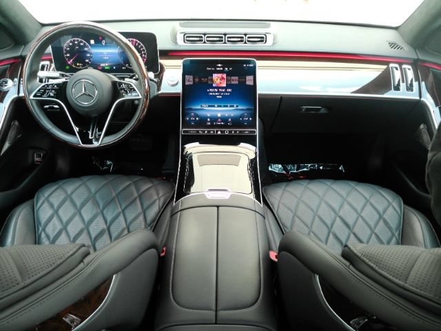 Used 2024 Mercedes-Benz S 580e 4MATIC Sedan image 2