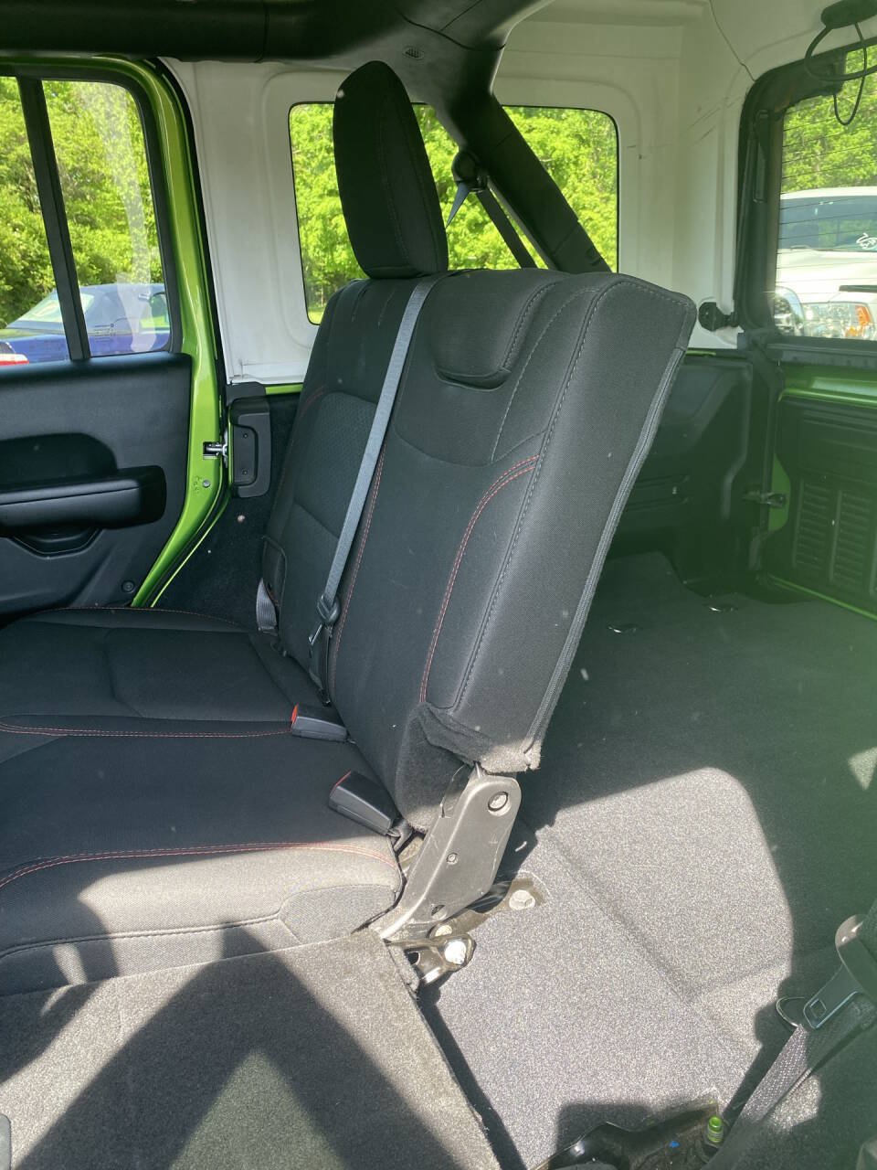 Used 2019 Jeep Wrangler Unlimited Rubicon w/ Cold Weather Group AWD/4WD image 18