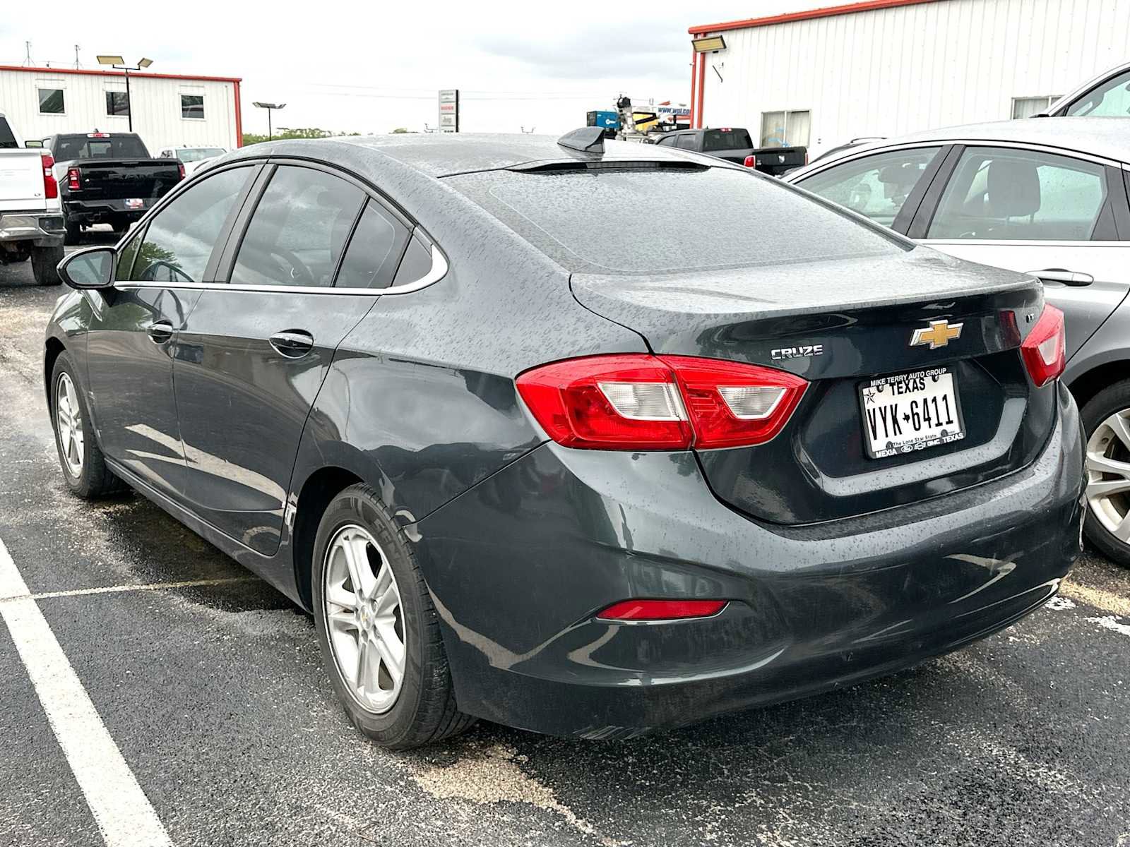 Used 2017 Chevrolet Cruze LT w/ Sun And Sound Package FWD image 3