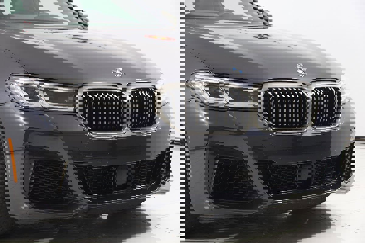 Used 2023 BMW M550i xDrive image 50