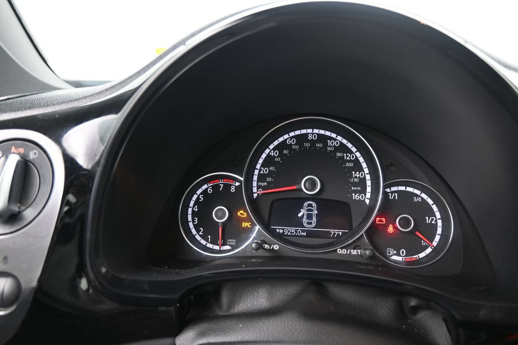 Used 2016 Volkswagen Beetle 1.8T S FWD image 11