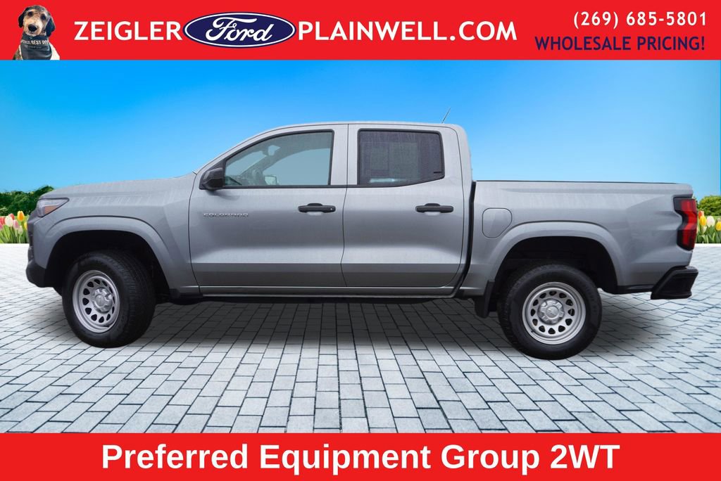 Used 2024 Chevrolet Colorado W/T image 2