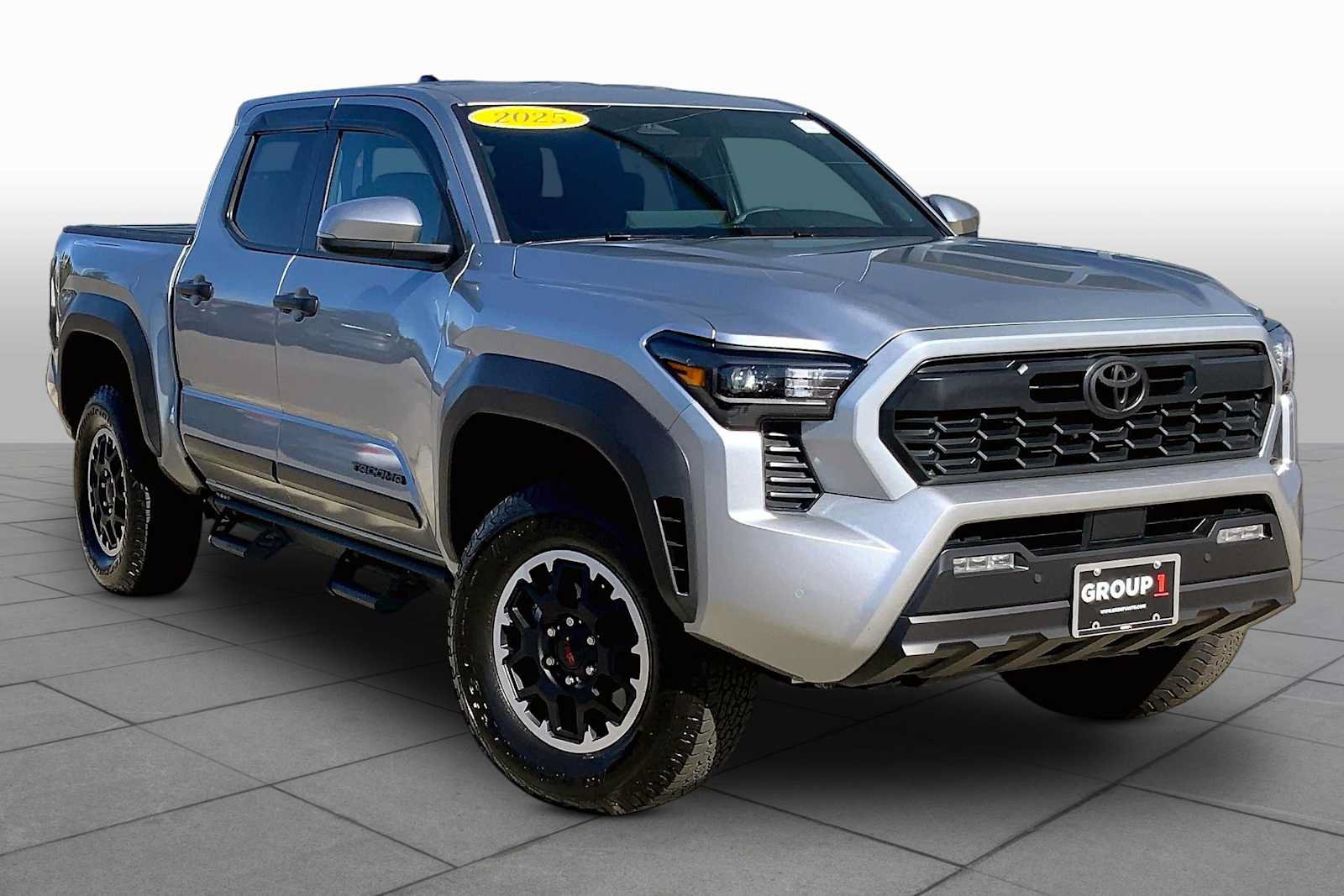 Used 2025 Toyota Tacoma TRD Off-Road w/ TRD Off Road Upgrade Package AWD/4WD image 2