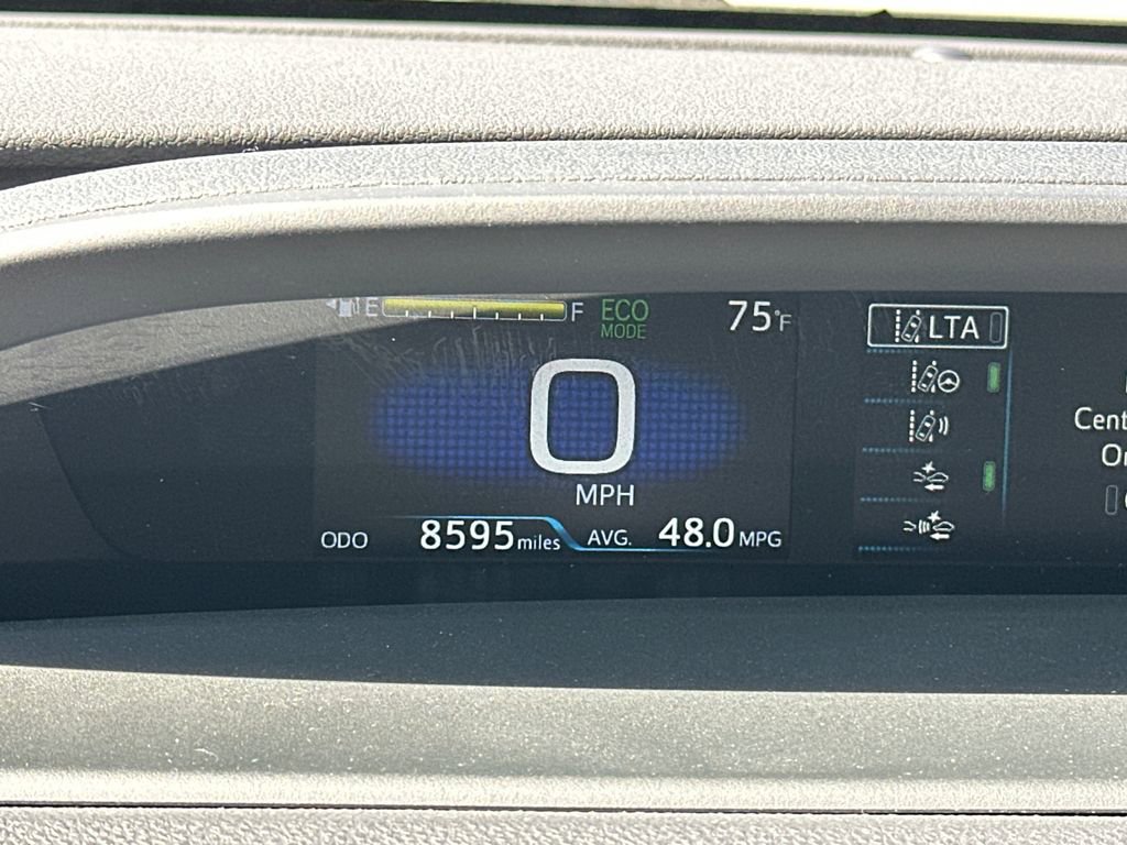 Used 2022 Toyota Prius LE image 25