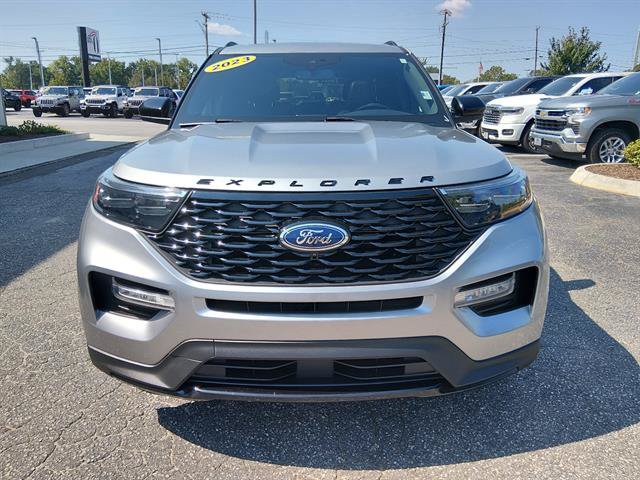 Used 2023 Ford Explorer ST-Line w/ Class IV Trailer Tow Package RWD image 3