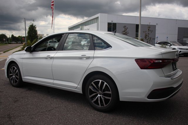 New 2025 Volkswagen Jetta SE image 5