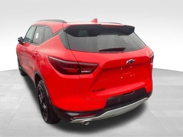 Certified 2024 Chevrolet Blazer LT w/ Midnight/Sport Edition FWD image 3