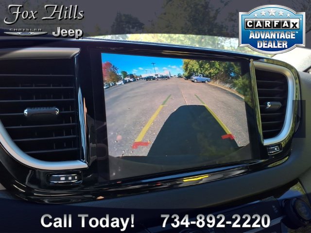 Used 2027 Chrysler Pacifica Select FWD image 22