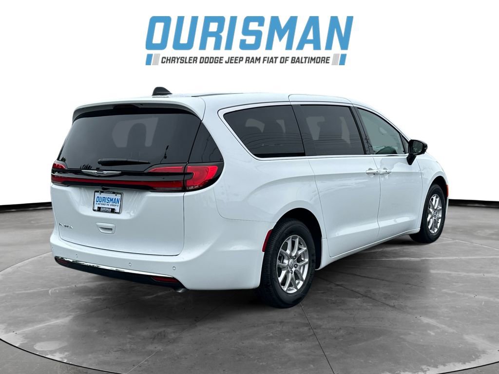New 2026 Chrysler Pacifica Select image 6