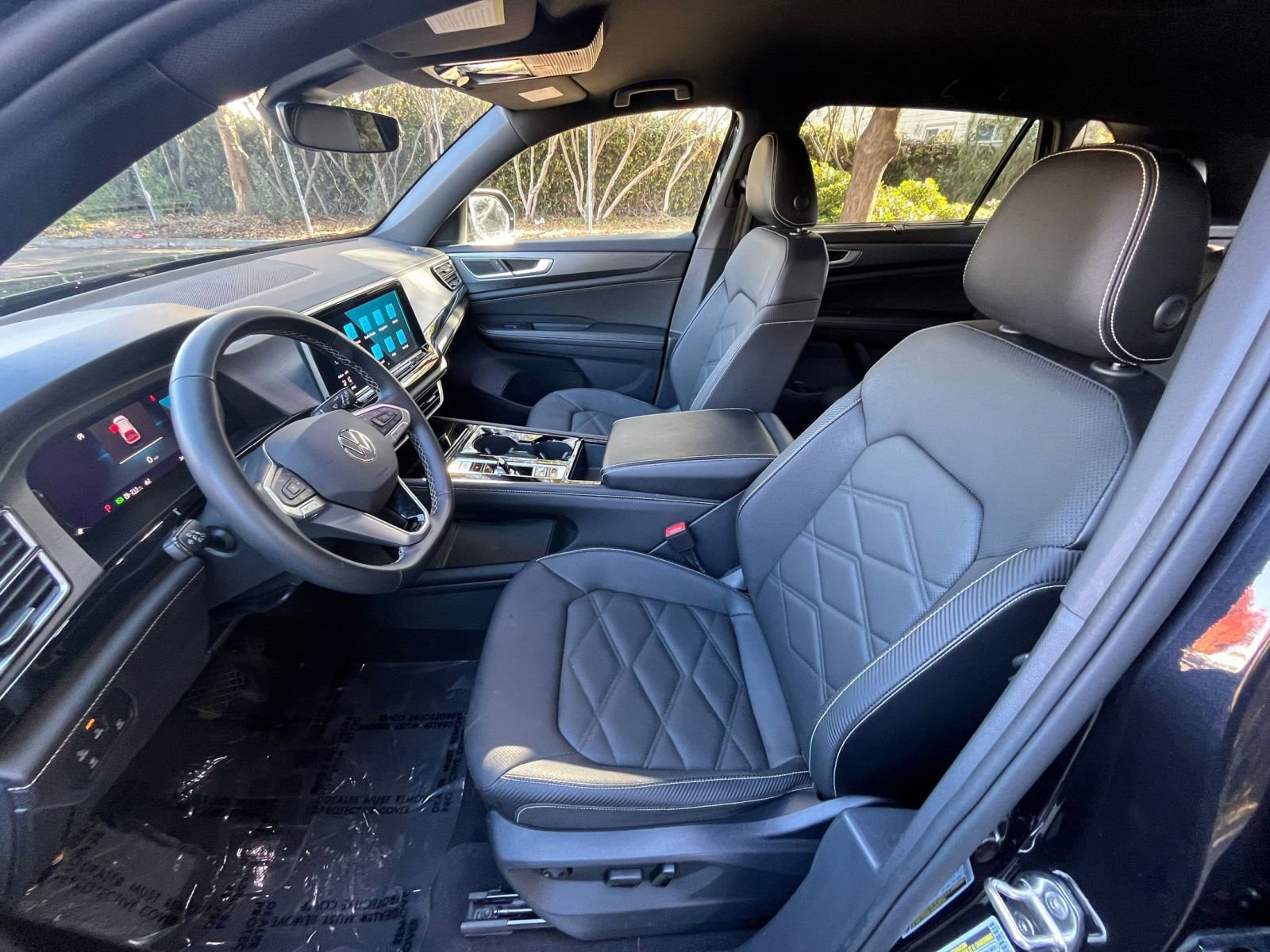 Used 2025 Volkswagen Atlas Cross Sport SE image 28