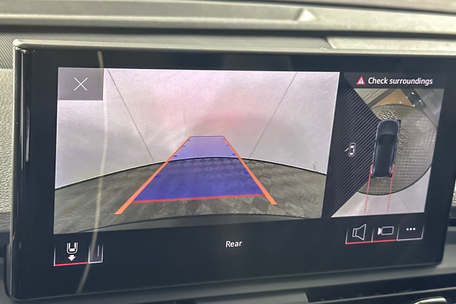 Used 2024 Audi SQ5 Premium Plus w/ Premium Plus Package image 18