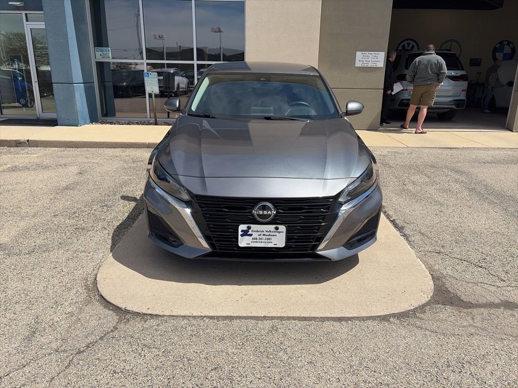 Used 2023 Nissan Altima 2.5 SV FWD image 3