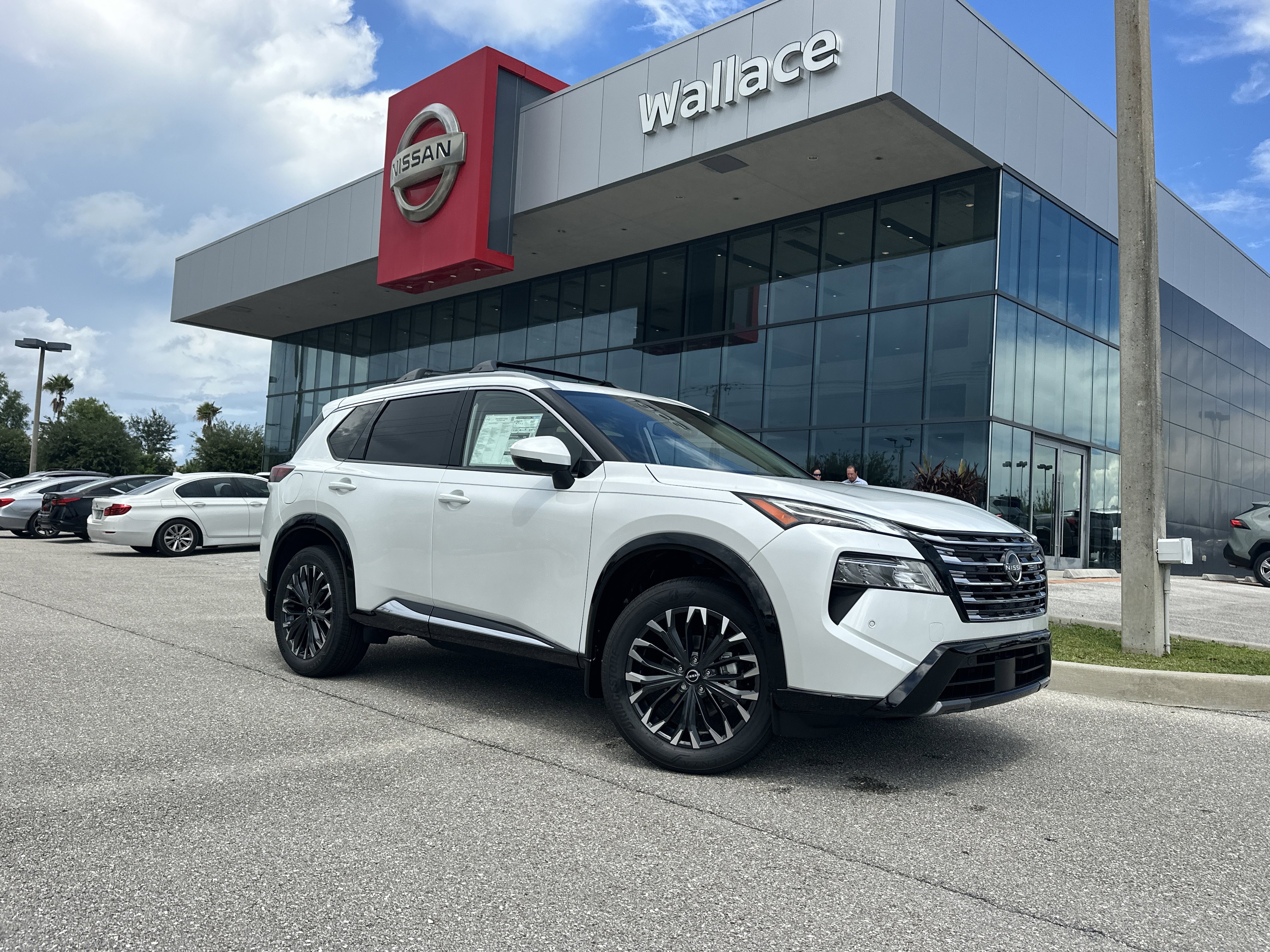 New 2026 Nissan Rogue Platinum image 1