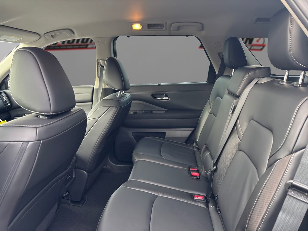 New 2025 Nissan Pathfinder SL w/ Cargo Package image 10