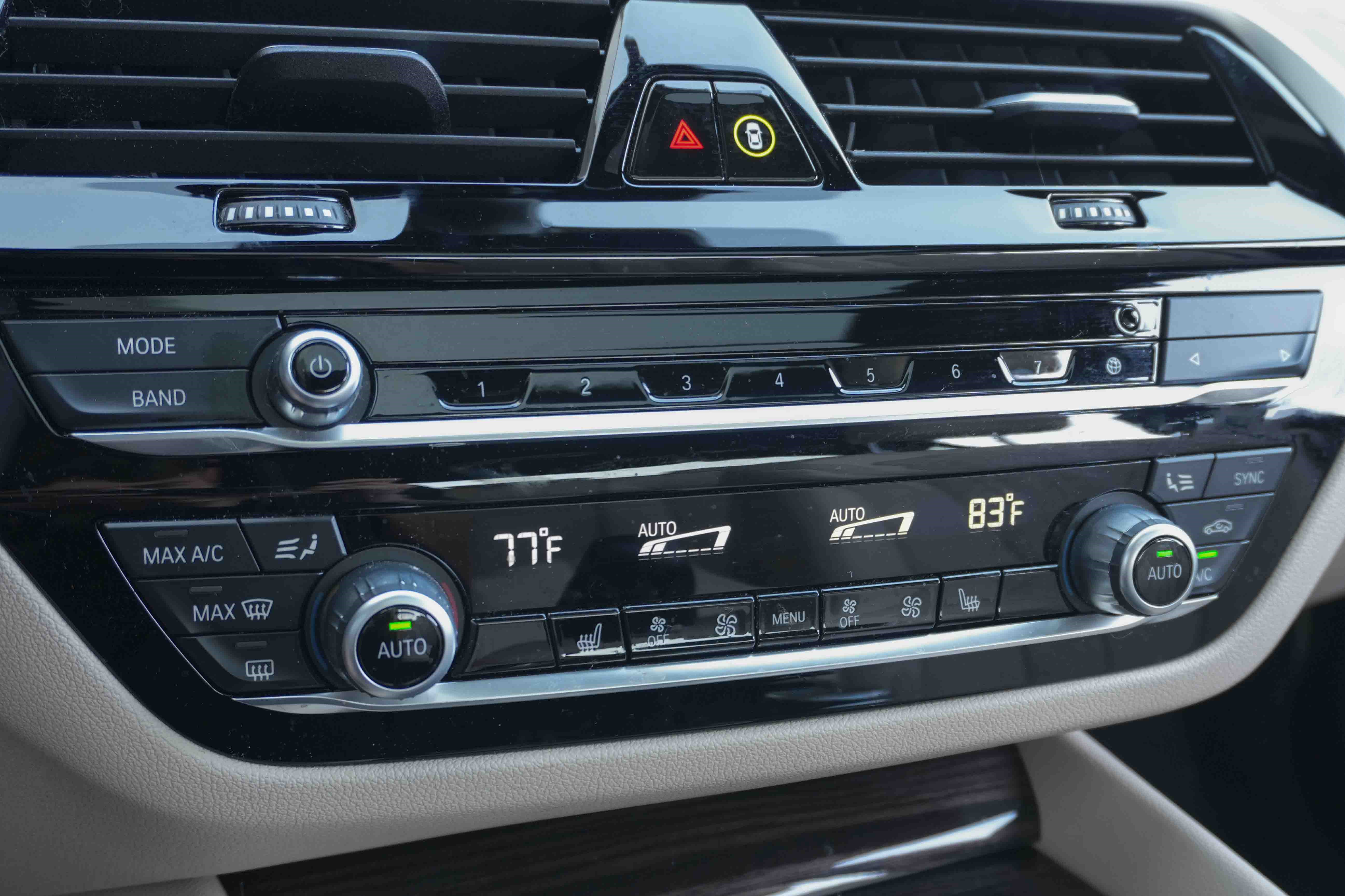 Used 2023 BMW 530e w/ Premium Package image 26