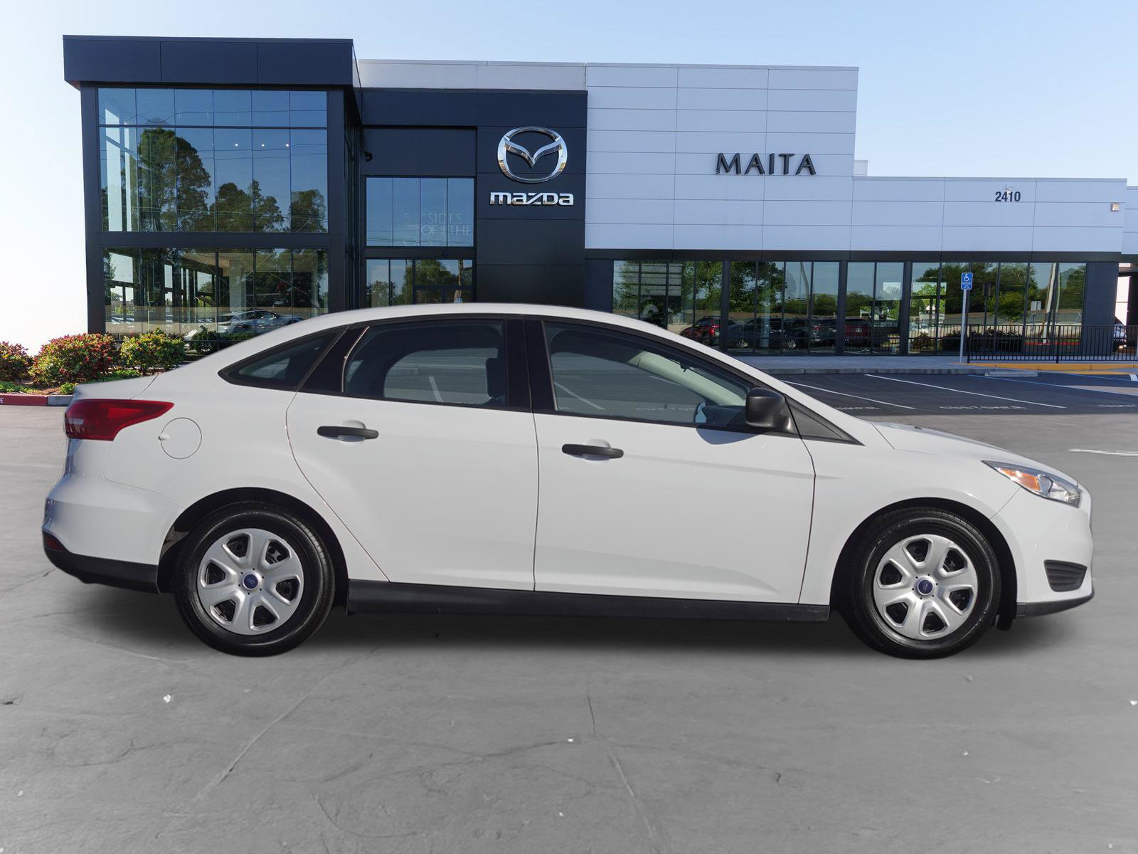 Used 2018 Ford Focus S FWD image 2