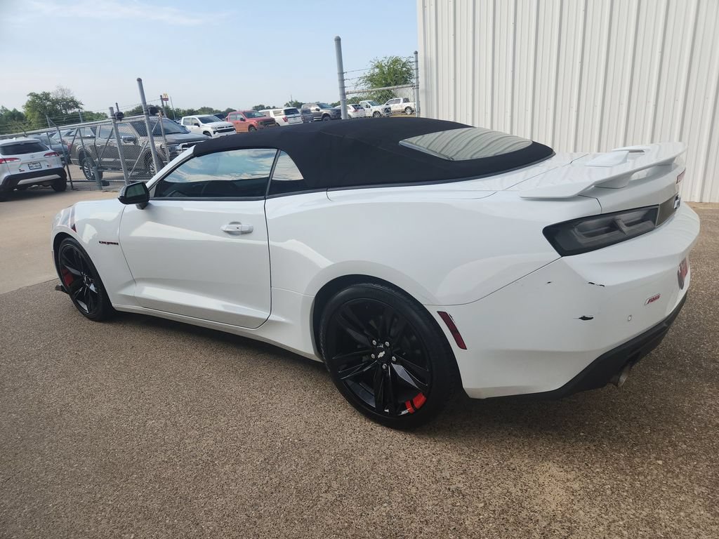 Used 2018 Chevrolet Camaro LT RWD image 6
