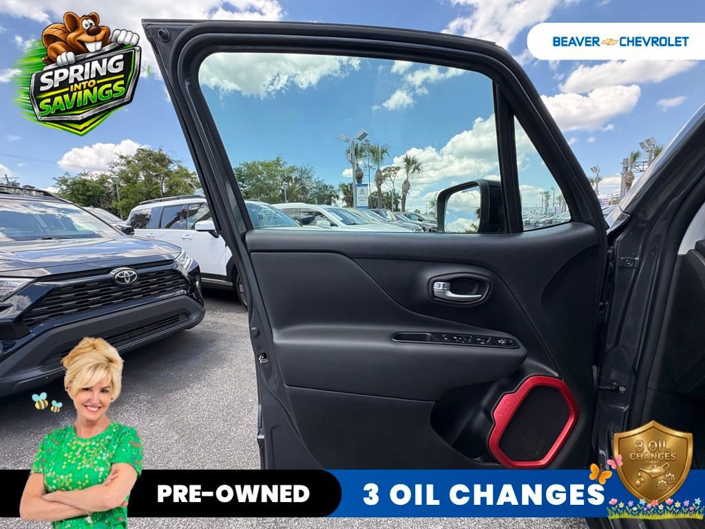 Used 2022 Jeep Renegade Trailhawk w/ Trailer Tow Group AWD/4WD image 30