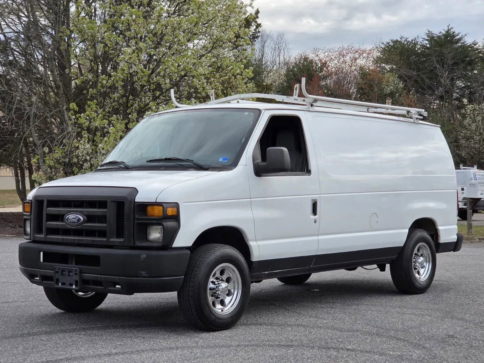 Used 2011 Ford E-150 and Econoline 150 w/ Commercial Cargo Van Pkg RWD image 8