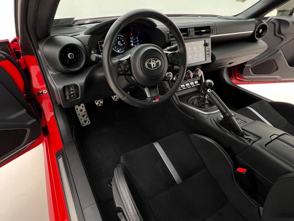 Used 2023 Toyota GR86 Premium w/ ALL Weather Mat Package (TMS) image 2