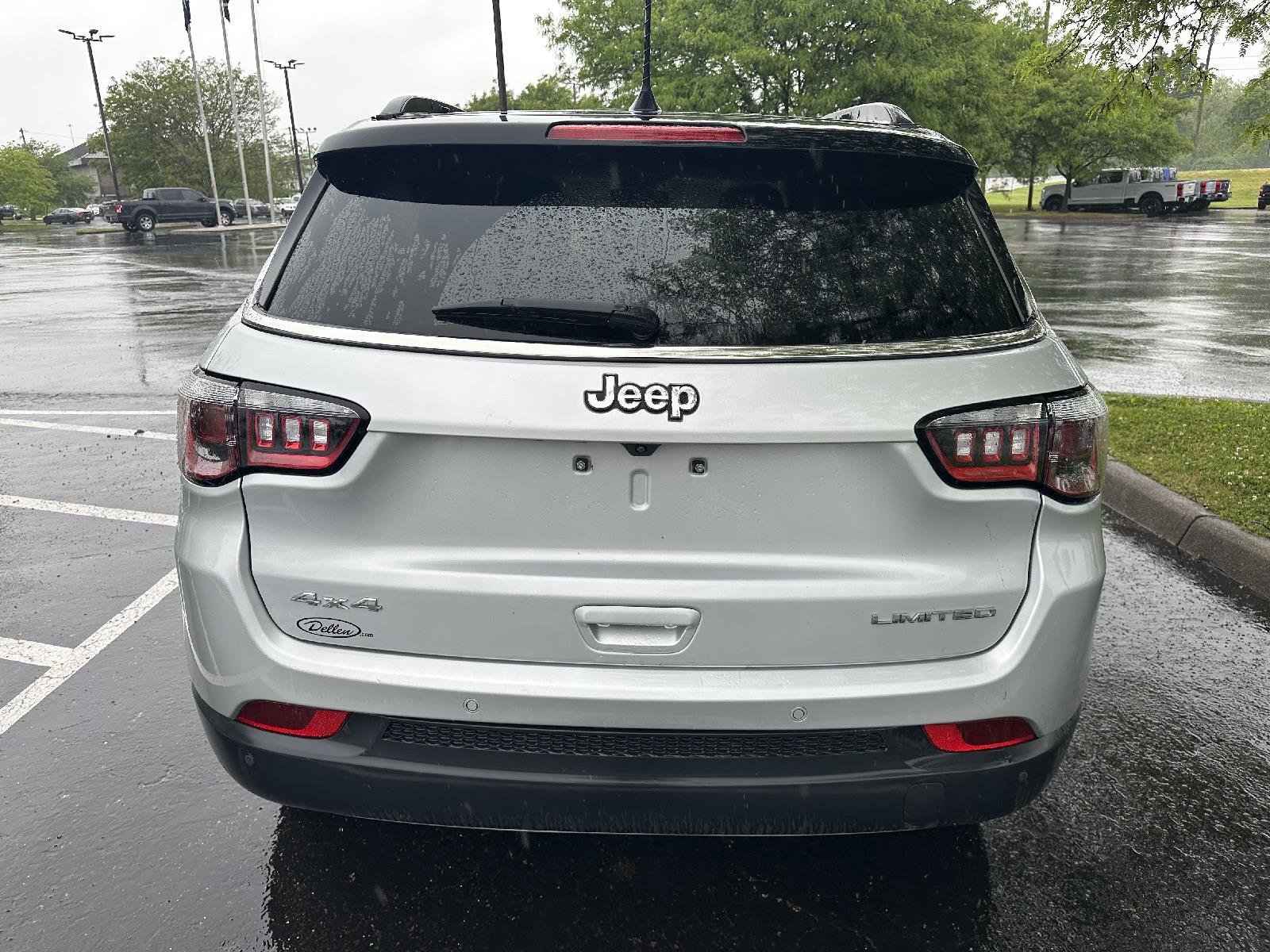 Used 2024 Jeep Compass Limited w/ Sun and Sound Group AWD/4WD image 18