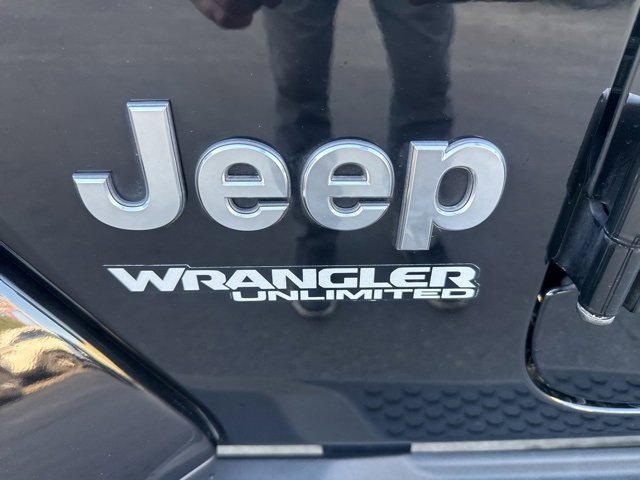 Certified 2022 Jeep Wrangler Unlimited Sahara w/ Cold Weather Group image 36