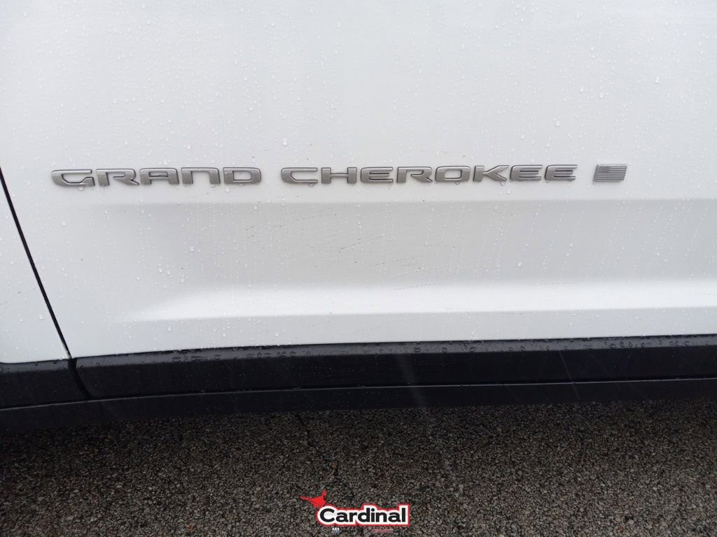 Used 2024 Jeep Grand Cherokee L Laredo image 7
