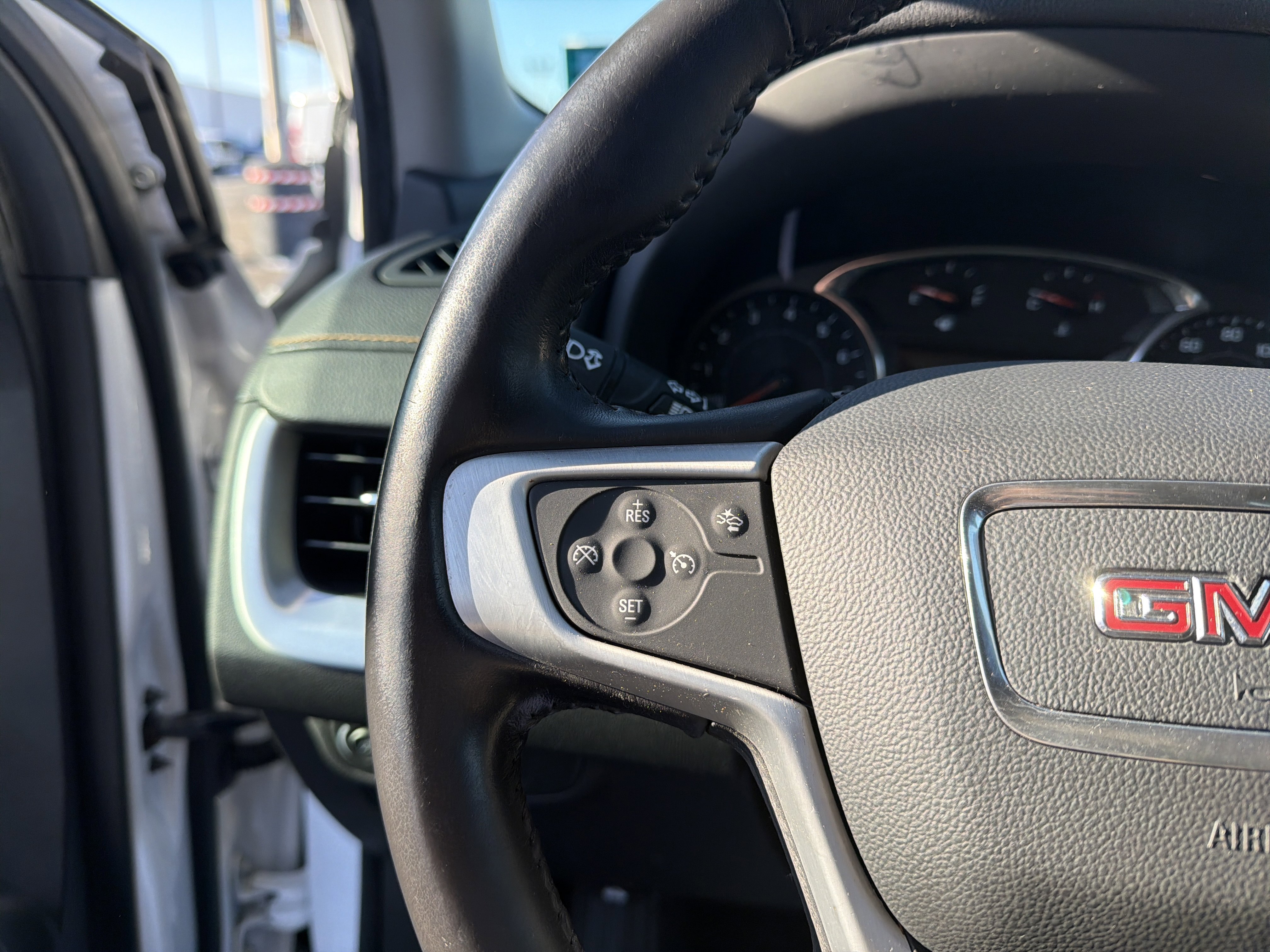 Used 2020 GMC Terrain SLE image 11