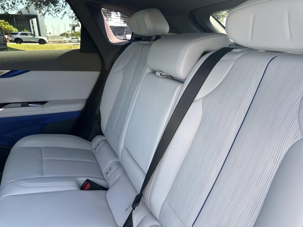 New 2026 Cadillac Optiq Luxury 2 image 14