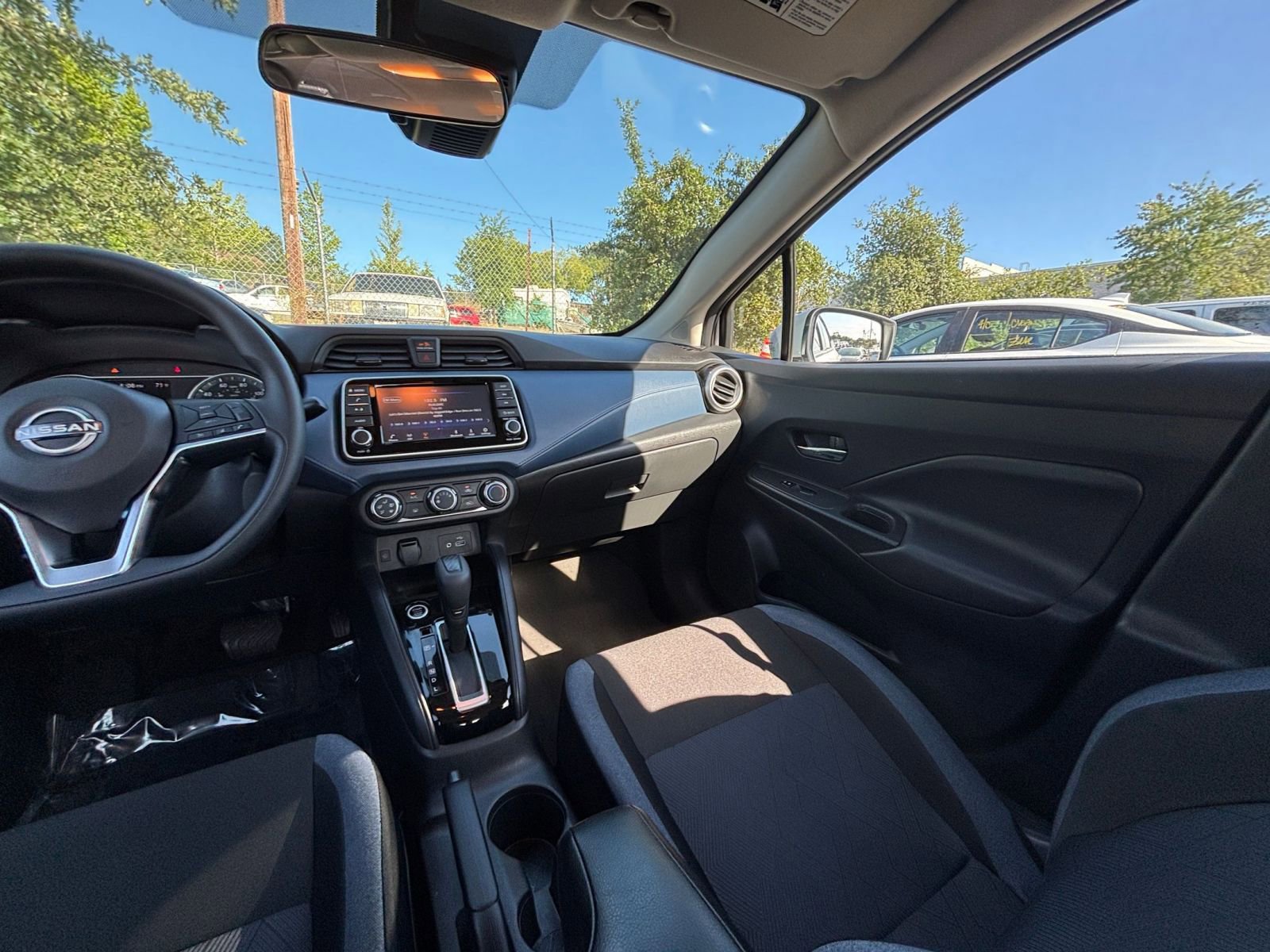 Used 2025 Nissan Versa SV image 33