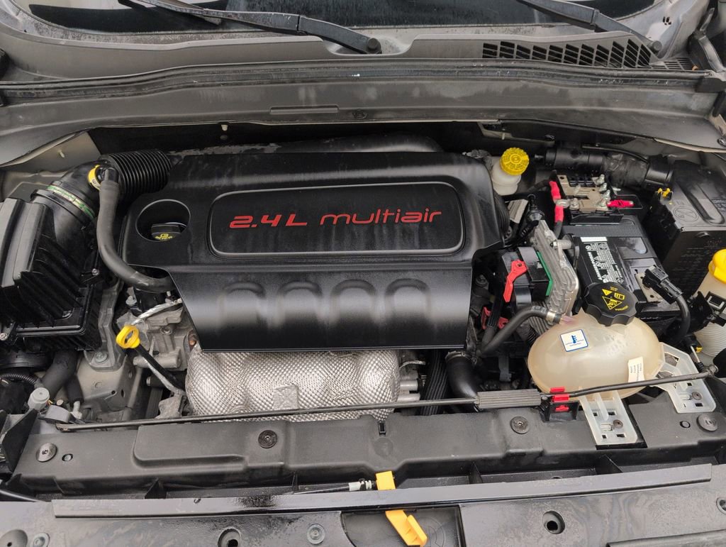 Used 2019 Jeep Renegade Latitude image 39