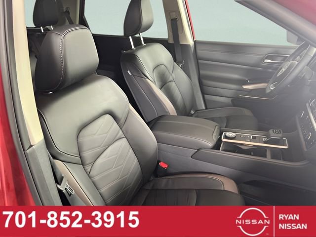 New 2025 Nissan Pathfinder Platinum w/ Cargo Package image 29