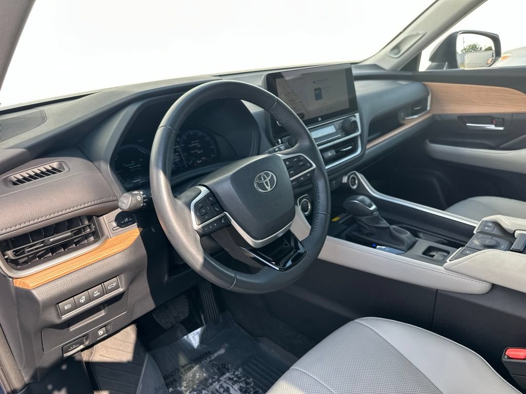 Used 2024 Toyota Grand Highlander AWD Hybrid image 15