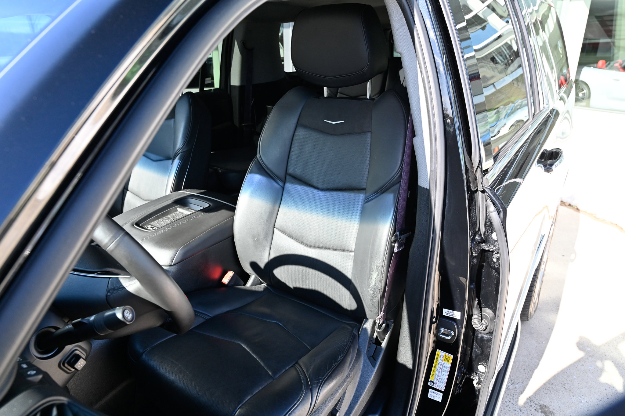 Used 2017 Cadillac Escalade ESV Luxury image 19