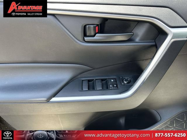 Certified 2019 Toyota RAV4 LE FWD image 21