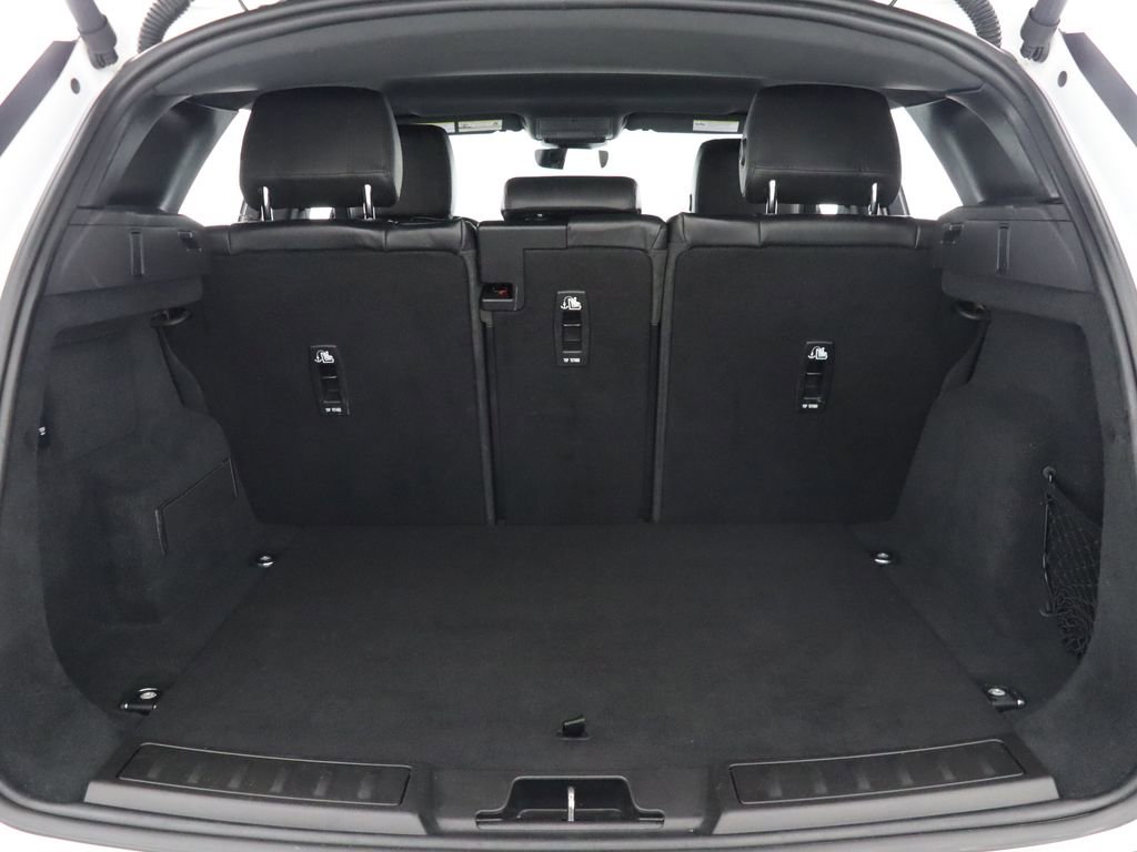 Used 2020 Land Rover Range Rover Evoque SE image 35