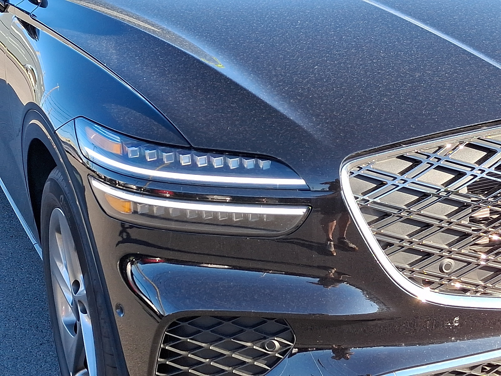Certified 2026 Genesis GV70 2.5T Advanced AWD/4WD image 9