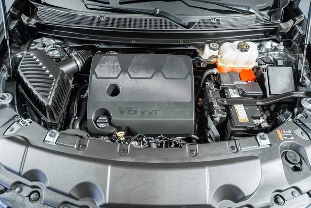 Used 2023 Chevrolet Traverse LS image 18