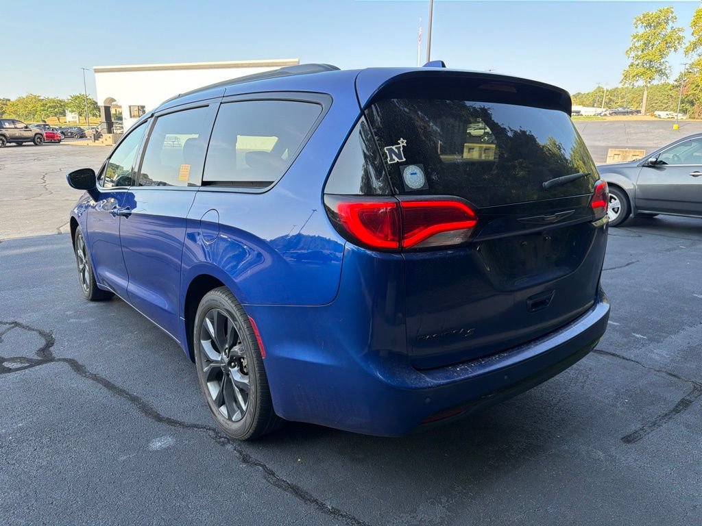 Used 2019 Chrysler Pacifica Touring-L Plus w/ S Appearance Package FWD image 7