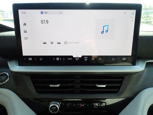 Certified 2025 Ford Explorer Platinum w/ LUX Leather Package image 28