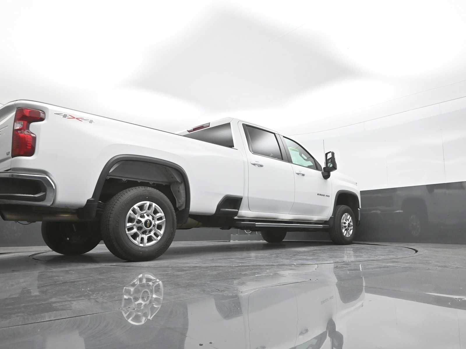 Used 2025 Chevrolet Silverado 2500 LT w/ Convenience Package AWD/4WD image 39
