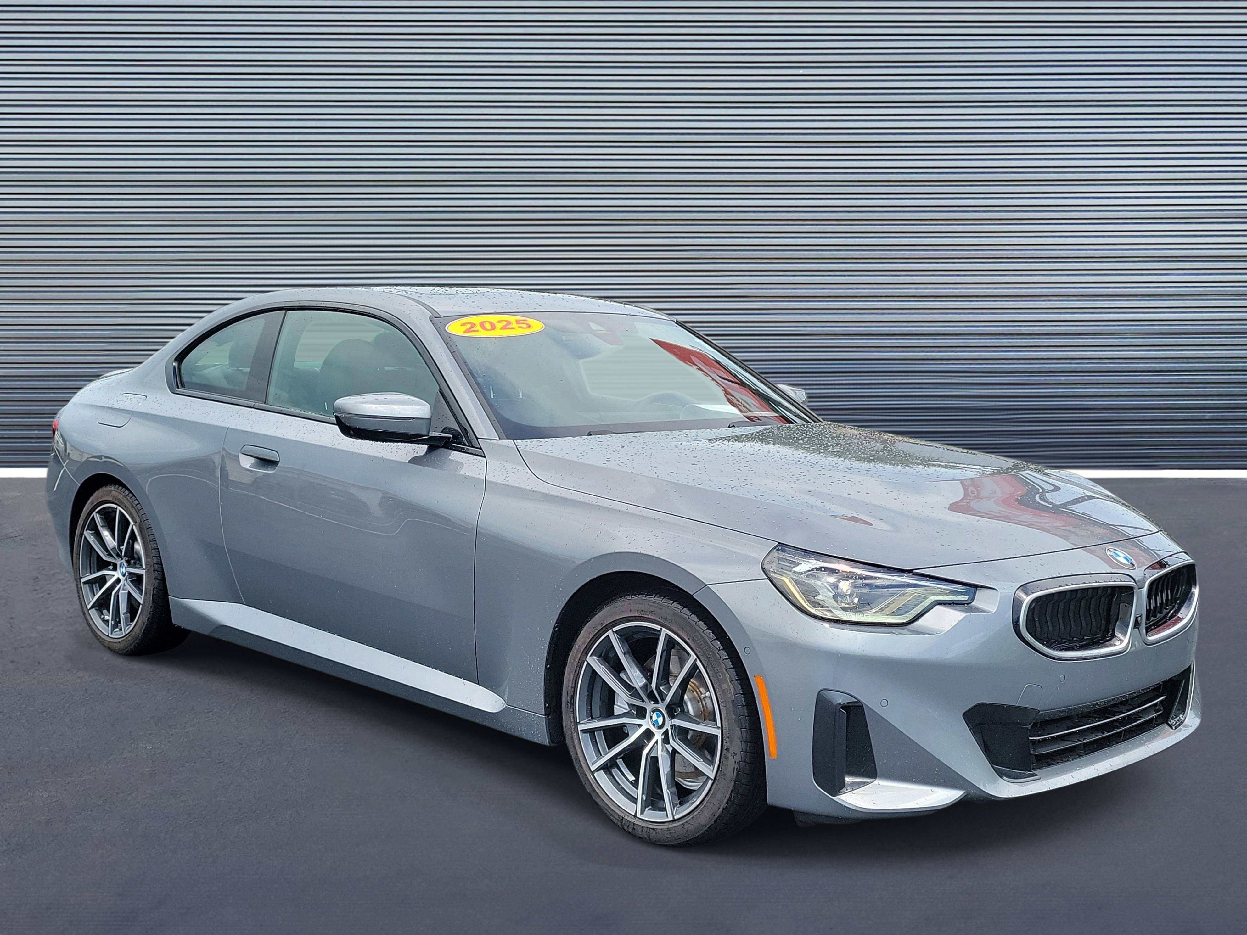 Used 2025 BMW 230i Coupe RWD image 2