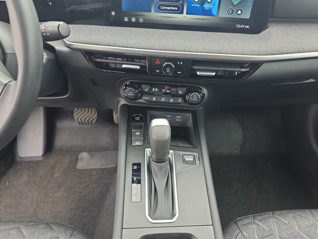New 2026 Nissan Kicks SV w/ Cold Weather Package AWD/4WD image 11